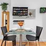 Serviced Studio Flat In Paddington London W2