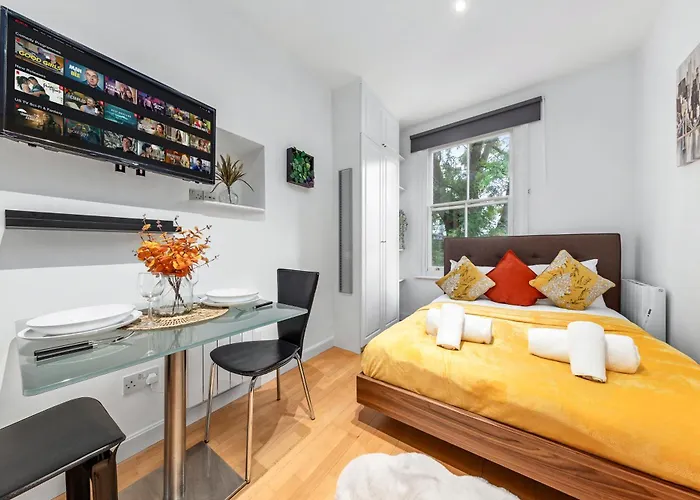 Serviced Studio Flat In Paddington London W2